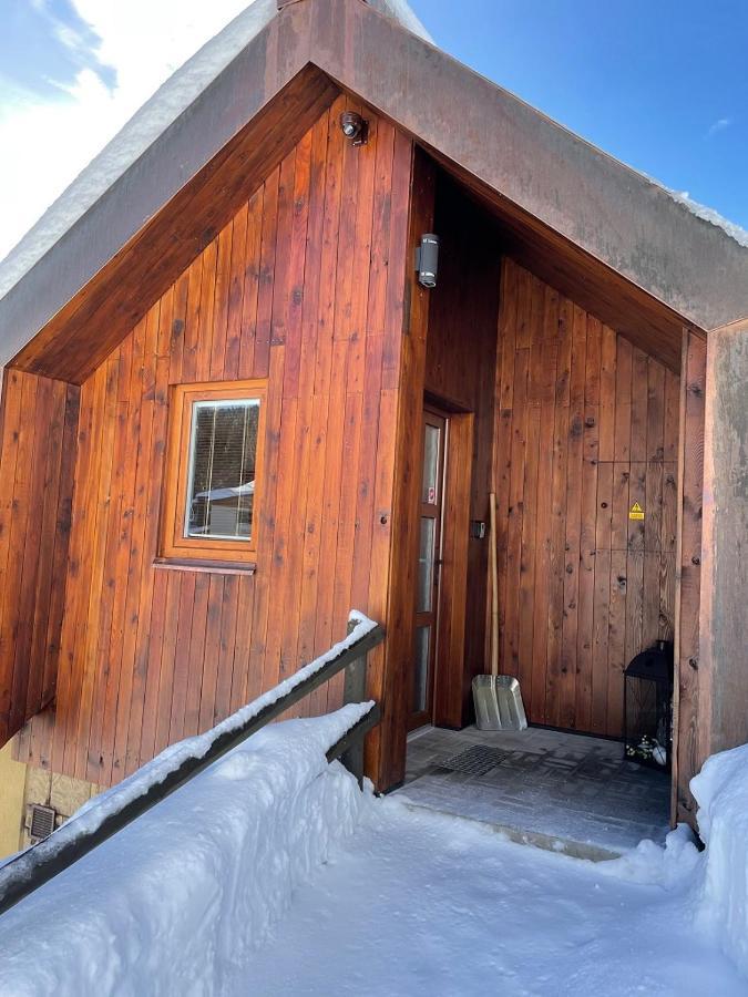 Garage Harrachov Lejlighed Eksteriør billede