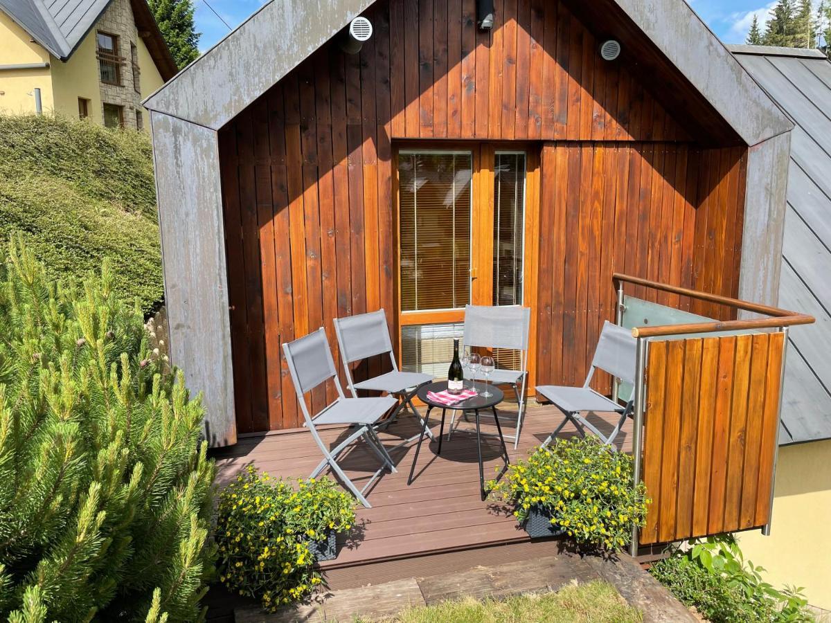 Garage Harrachov Lejlighed Eksteriør billede